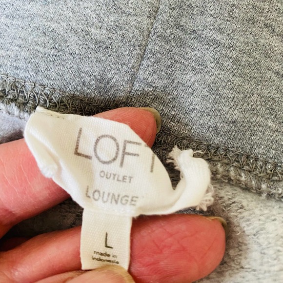 LOFT Lounge Grey Capri Stretch Leggings - Picture 3 of 4